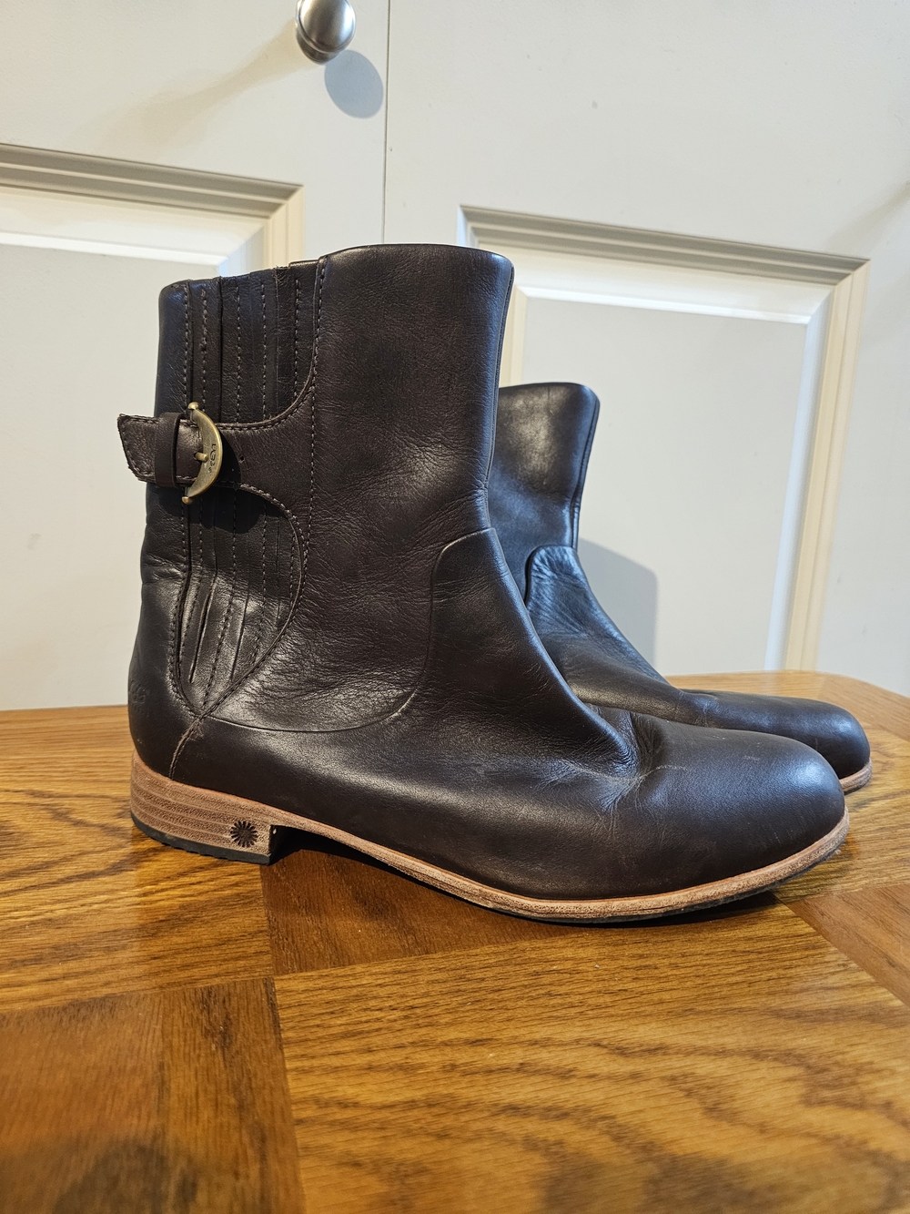 Woman's UGG Brown Leather Ankle Boots with Buckle Detail Sz 8.5